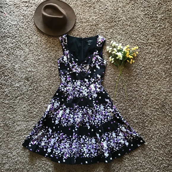 White House Black Market Dresses & Skirts - White House Black Market Floral Fit & Flare Dress